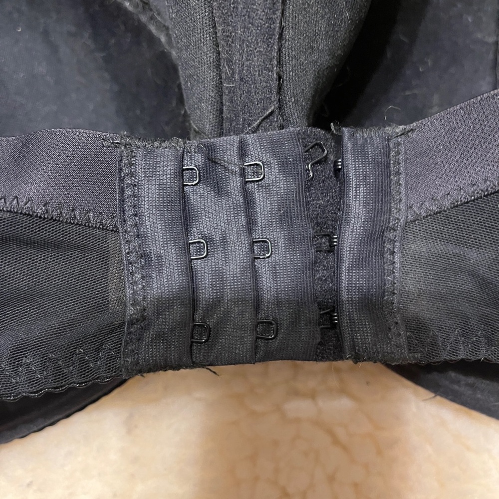 Flirtelle Black Bra
SIZE:
US: 34M
UK: 34J
EU: 75M
AU: 12J
FR: 90M - Picture 4 of 12